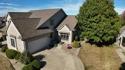 View/Area - 1414 Tamarack Cc Trl # B, Normal, IL 61761 photo 3 of 8