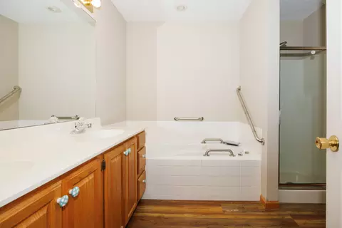 Bath - 1414 Tamarack Cc Trl # B, Normal, IL 61761 photo 2 of 4