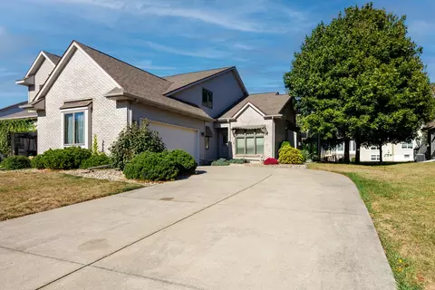 Exterior - 1414 Tamarack Cc Trl # B, Normal, IL 61761 photo 9 of 10