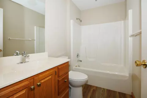 Bath - 1414 Tamarack Cc Trl # B, Normal, IL 61761 photo 1 of 4
