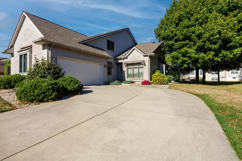 1414 Tamarack Cc Trl # B, Normal, IL 61761