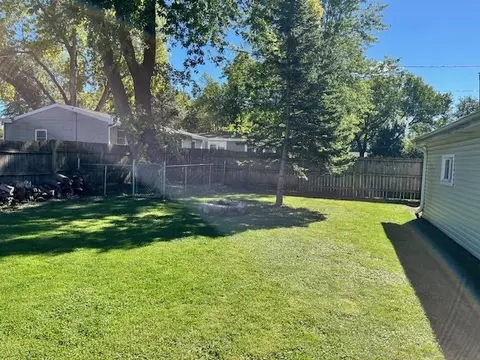 Exterior - 5107 Willow Ln, Mchenry, IL 60050 photo 10 of 10