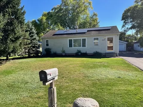 Exterior - 5107 Willow Ln, Mchenry, IL 60050 photo 3 of 10