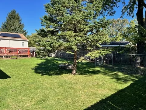 Exterior - 5107 Willow Ln, Mchenry, IL 60050 photo 9 of 10