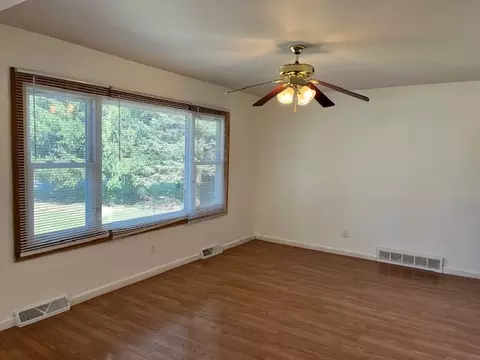Living - 5107 Willow Ln, Mchenry, IL 60050 photo 1 of 5