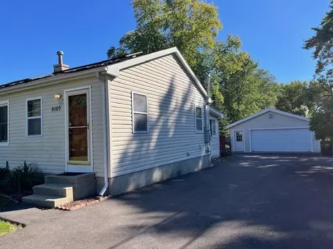 Exterior - 5107 Willow Ln, Mchenry, IL 60050 photo 4 of 10