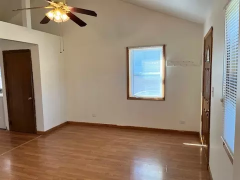 Living - 5107 Willow Ln, Mchenry, IL 60050 photo 3 of 5