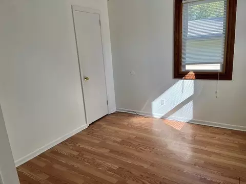 Bedroom - 5107 Willow Ln, Mchenry, IL 60050 photo 3 of 5