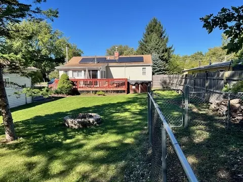 Exterior - 5107 Willow Ln, Mchenry, IL 60050 photo 7 of 10