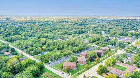 View/Area - 19380 Wolf Rd #6, Mokena, IL 60448 photo 5 of 12