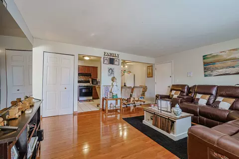 Living - 19380 Wolf Rd #6, Mokena, IL 60448 photo 3 of 3