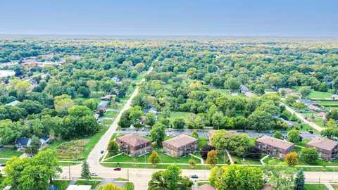 View/Area - 19380 Wolf Rd #6, Mokena, IL 60448 photo 6 of 12