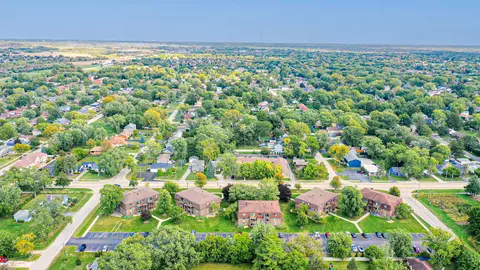View/Area - 19380 Wolf Rd #6, Mokena, IL 60448 photo 10 of 12