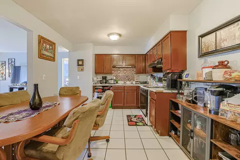 Kitchen - 19380 Wolf Rd #6, Mokena, IL 60448 photo 1 of 2