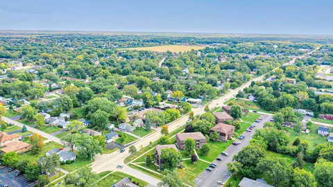 View/Area - 19380 Wolf Rd #6, Mokena, IL 60448 photo 9 of 12