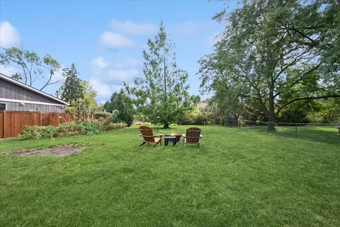 Exterior - 1485 E Forest Ave, Des Plaines, IL 60018 photo 2 of 5