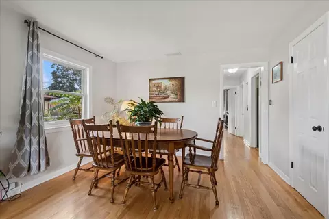Dining - 1485 E Forest Ave, Des Plaines, IL 60018 photo 2 of 2