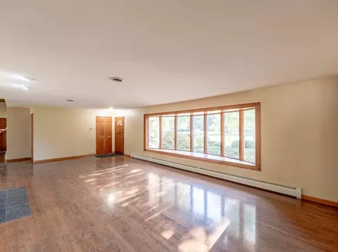 21 E Stonegate Dr, Prospect Heights, IL 60070 photo 2