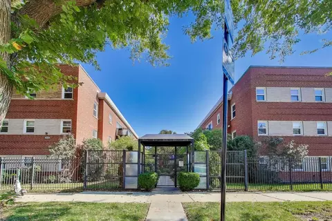 6421 N Damen Ave #1W, Chicago, IL 60645
