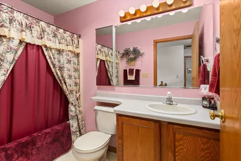 Bath - 2636 Little Bluestem Rd, Morris, IL 60450 photo 1 of 3