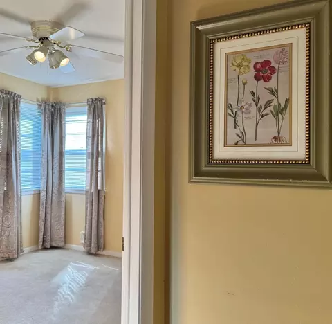 Entry Way - 1440 S 4th Ave, Des Plaines, IL 60018 photo 1 of 2