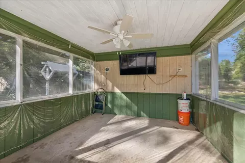 Exterior - 208 S River Rd, Fox River Grove, IL 60021 photo 3 of 7