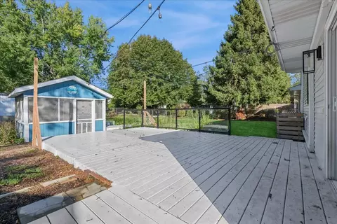 Exterior - 208 S River Rd, Fox River Grove, IL 60021 photo 2 of 7