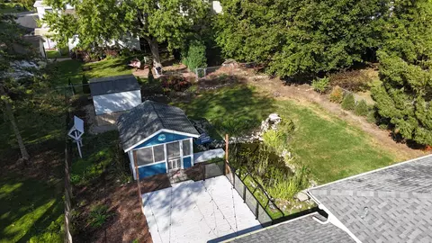 Exterior - 208 S River Rd, Fox River Grove, IL 60021 photo 5 of 7