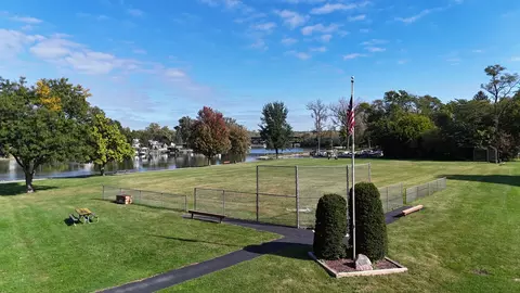 View/Area - 208 S River Rd, Fox River Grove, IL 60021 photo 10 of 14