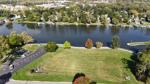 View/Area - 208 S River Rd, Fox River Grove, IL 60021 photo 9 of 14