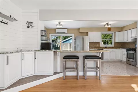 Kitchen - 208 S River Rd, Fox River Grove, IL 60021 photo 1 of 3