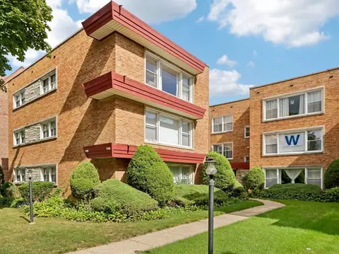 8033 Kenton Ave #2E, Skokie, IL 60076