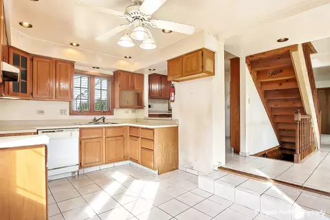 Kitchen - 3709 Grand Ave W, Mchenry, IL 60050 photo 3 of 5