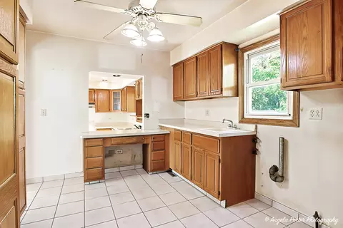 Kitchen - 3709 Grand Ave W, Mchenry, IL 60050 photo 5 of 5