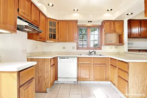 Kitchen - 3709 Grand Ave W, Mchenry, IL 60050 photo 2 of 5
