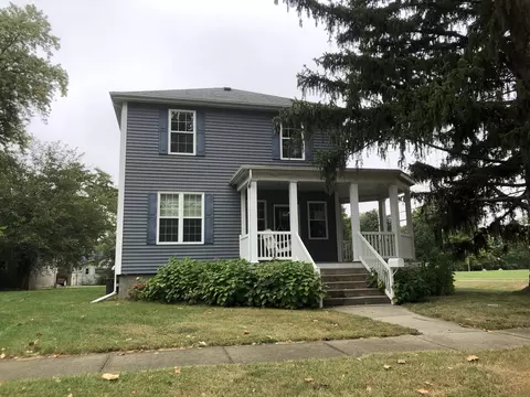 321 N Quincy St, Clinton, IL 61727