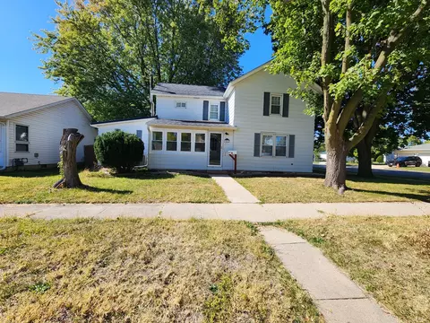 1002 W 1st Ave, Rochelle, IL 61068