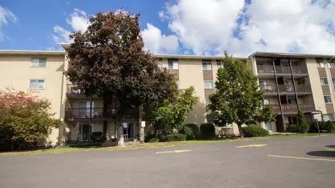 650 Murray Ln #314, Des Plaines, IL 60016