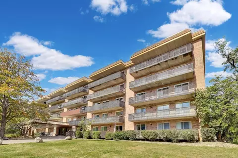 502 Redondo Dr #205, Downers Grove, IL 60516