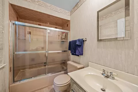 Bath - 20801 Alexander St, Olympia Fields, IL 60461 photo 7 of 8