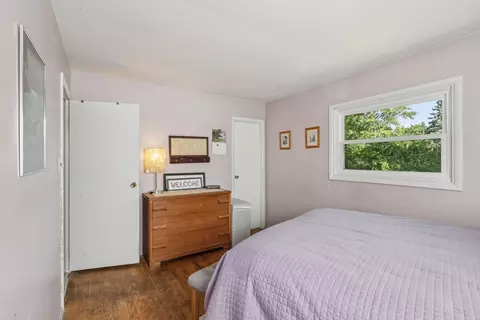 Bedroom - 540 Jamison Ln, Hoffman Estates, IL 60169 photo 1 of 6