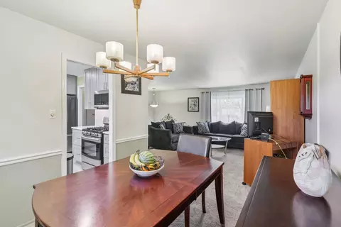 Dining - 540 Jamison Ln, Hoffman Estates, IL 60169 photo 1 of 2