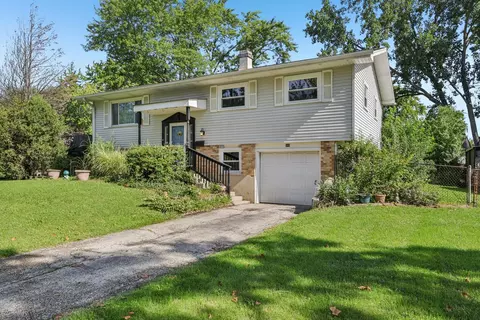 Exterior - 540 Jamison Ln, Hoffman Estates, IL 60169 photo 6 of 8