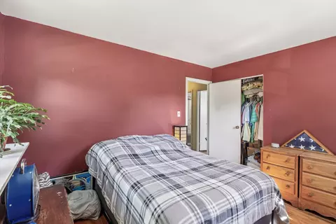 Bedroom - 540 Jamison Ln, Hoffman Estates, IL 60169 photo 4 of 6