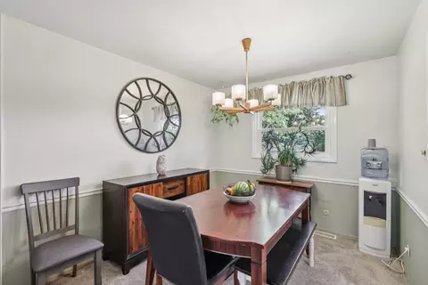 Dining - 540 Jamison Ln, Hoffman Estates, IL 60169 photo 2 of 2