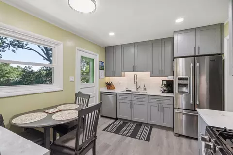 Kitchen - 540 Jamison Ln, Hoffman Estates, IL 60169 photo 1 of 3