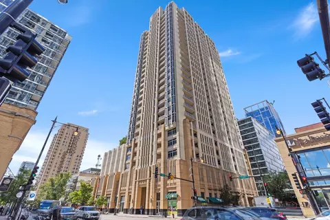 1400 S Michigan Ave #1404, Chicago, IL 60605