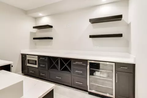 Kitchen - 160 E Cayuga Ave, Elmhurst, IL 60126 photo 4 of 5