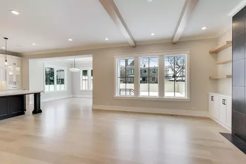 Living - 160 E Cayuga Ave, Elmhurst, IL 60126 photo 2 of 4