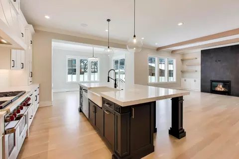 Kitchen - 160 E Cayuga Ave, Elmhurst, IL 60126 photo 2 of 5